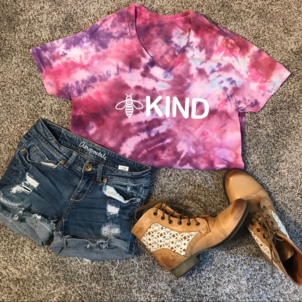 Bee Kind Tie Dye Tshirt Size Small